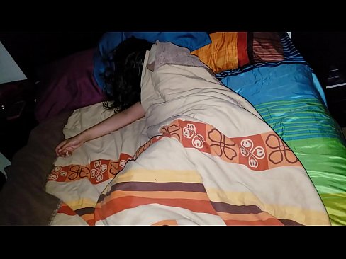 ❤️ ස්ටේප්සන් තම තරුණ සුළු මව නිදා සිටියදී ඇයට බැණ වදියි. ️❌ අසභ්‍ය වීඩියෝව අප වෙත  ﹏